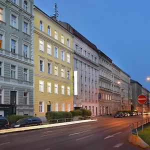 prague-season-three-stars.praguehotelsweb.com/