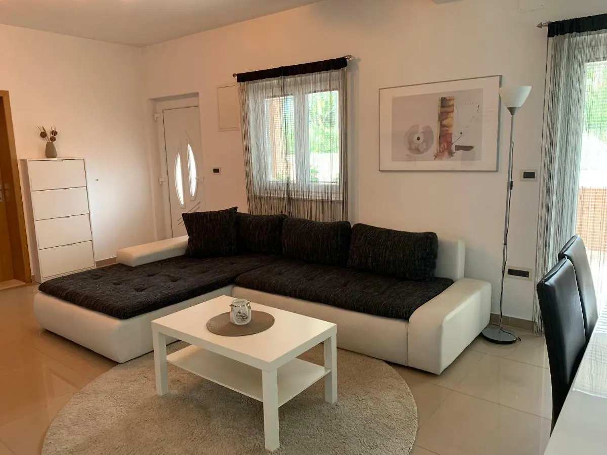 Apartment Leonardo Biograd Na Moru