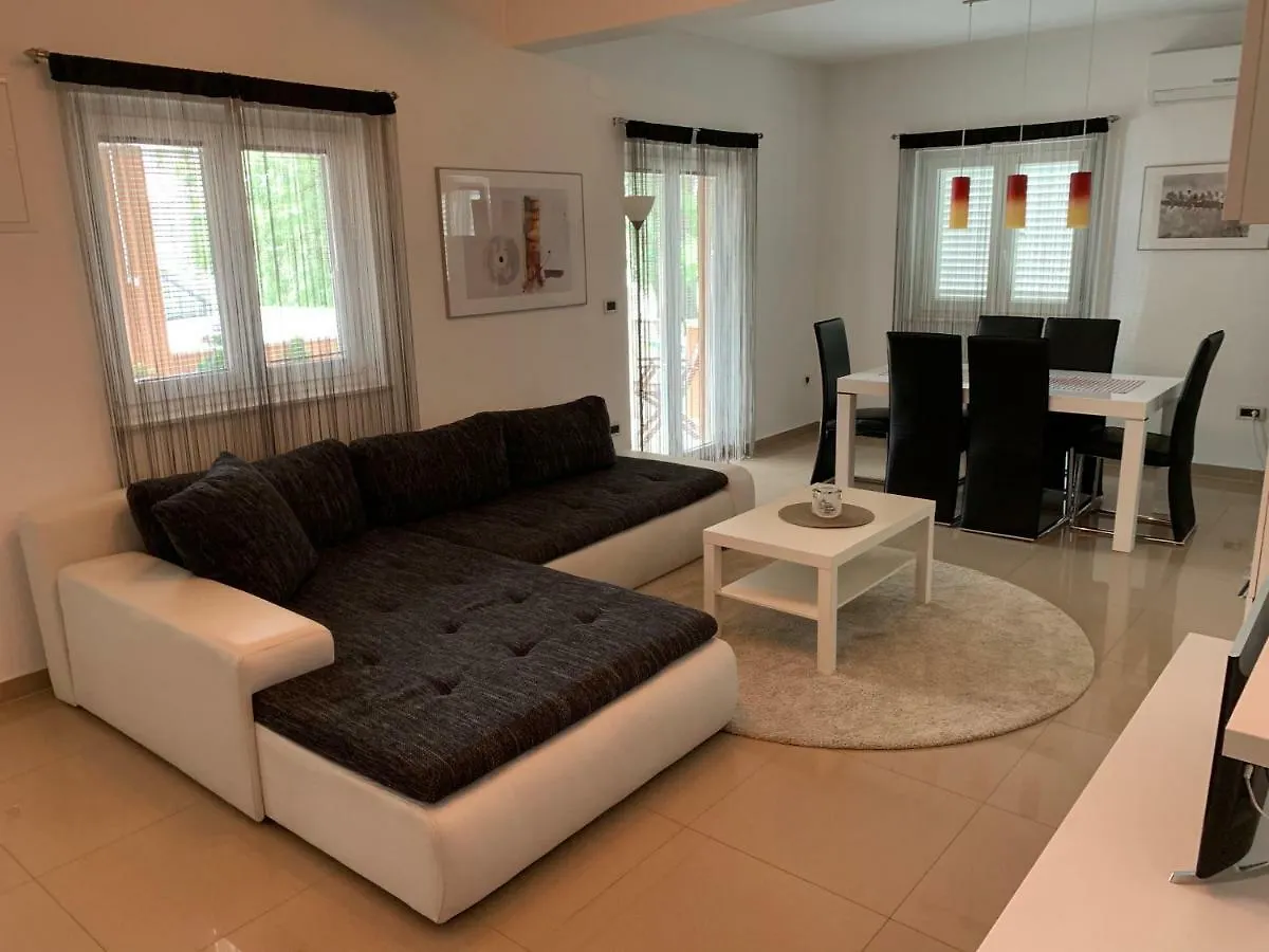Apartment Leonardo Biograd Na Moru